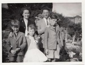 555945_569398813091261_411428503_n