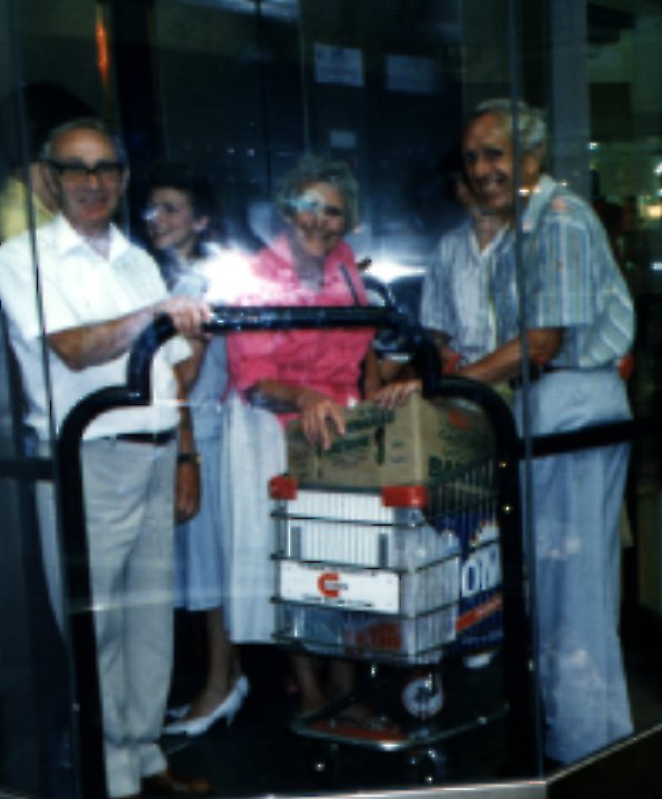 264452_2097802041224_1900307_n