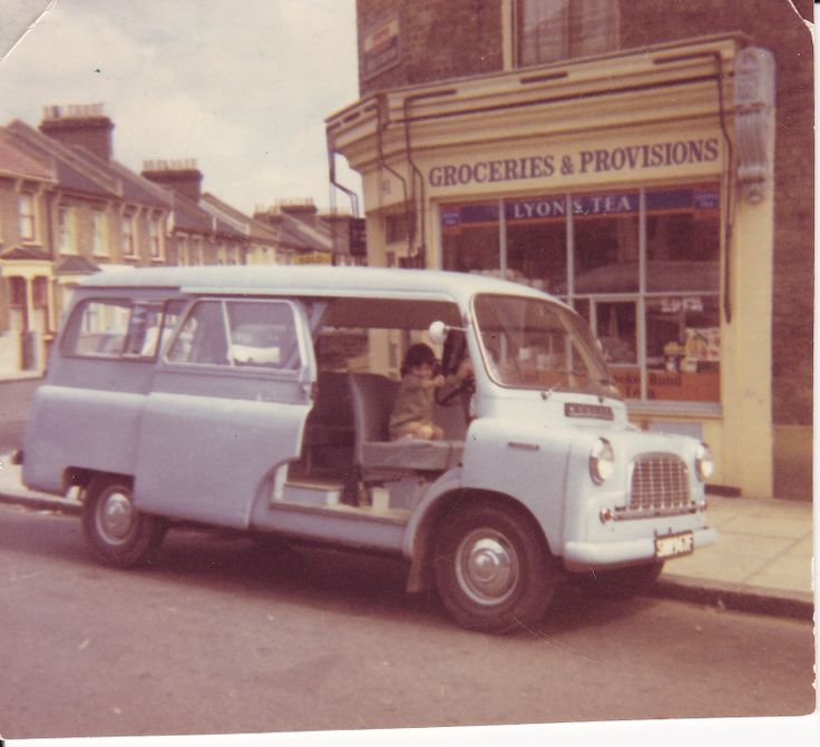 3591d9c20b320da463e79aad9593292b--mini-bus-camper-van